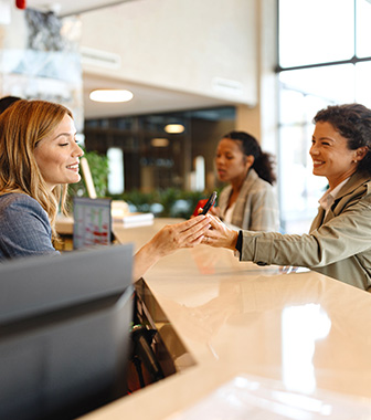 Empfangsmitarbeiter sind mehr als nur Unterst&uuml;tzung: Sie repr&auml;sentieren das Unternehmen, koordinieren Abl&auml;ufe und sorgen f&uuml;r einen professionellen Empfang von G&auml;sten und Kunden.